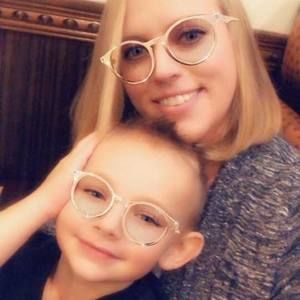 Meet your Posher, Suzanne